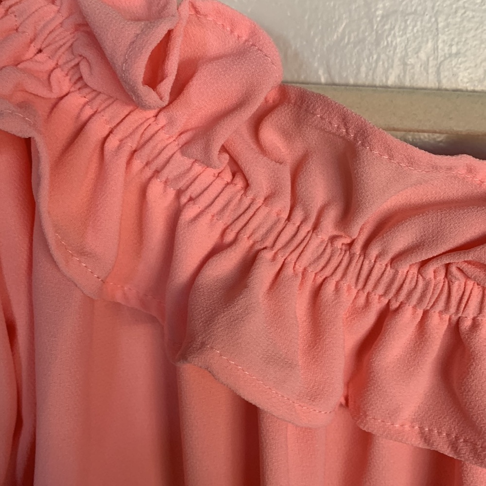 Women’s On or Off the Shoulder Blouse - Picture 2 of 8